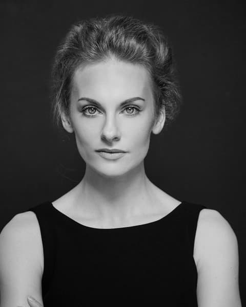 Sarah Jane Headshot Grey