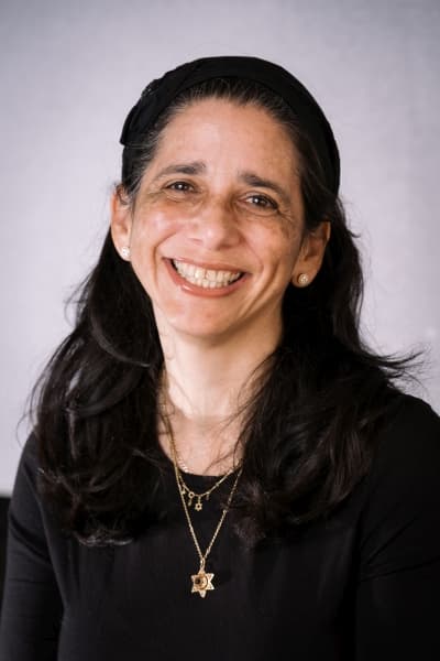 Justine Saidman Headshot small